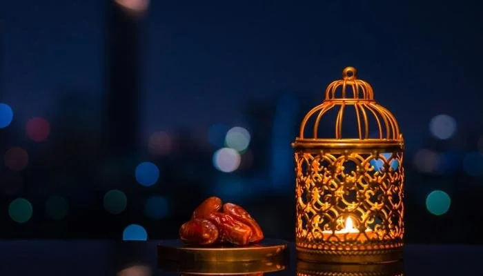 من يُباح له الفطر في رمضان ويجب عليه الكفارة؟